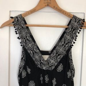 Black and white Loft top